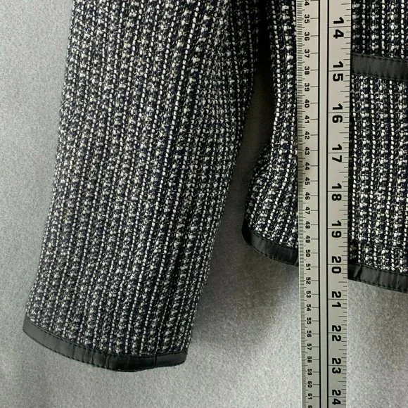 Banana Republic Black and White Tweed Blazer - Picture 9 of 12
